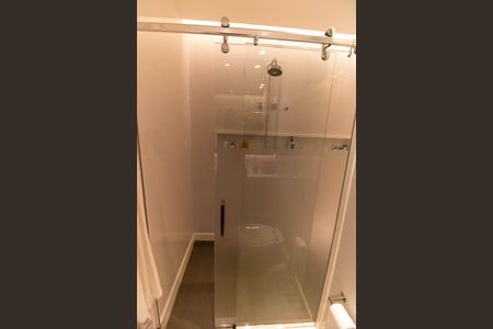 Apartamento à venda com 220m², 3 quartos e 2 vagas Apartamento à venda com 220m², 3 quartos e 2 vagasBanheiro da Suíte 2