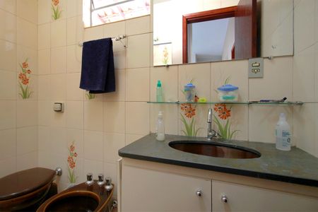 Casa à venda com 431m², 4 quartos e 1 vagaBanheiro