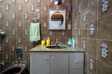 Casa à venda com 431m², 4 quartos e 1 vagaBanheiro da Suíte