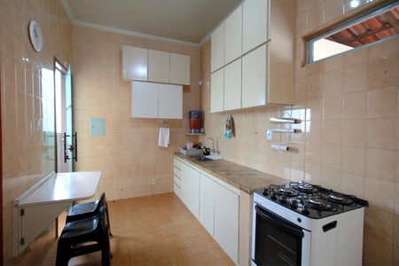 Casa à venda com 431m², 4 quartos e 1 vagaCozinha