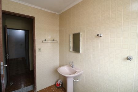 Casa à venda com 105m², 3 quartos e 4 vagasBanheiro da Suíte