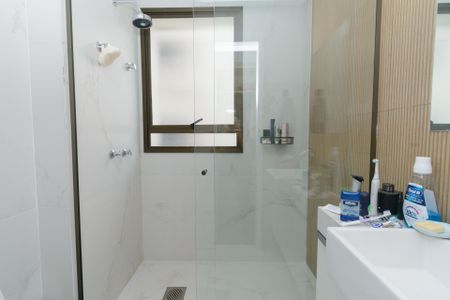 Apartamento à venda com 76m², 2 quartos e 2 vagas Apartamento à venda com 76m², 2 quartos e 2 vagasBanheiro da Suíte 2