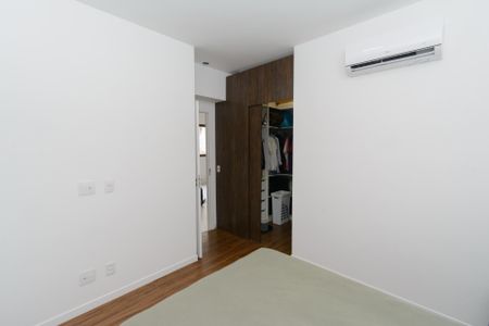 Apartamento à venda com 76m², 2 quartos e 2 vagas Apartamento à venda com 76m², 2 quartos e 2 vagasSuíte 2