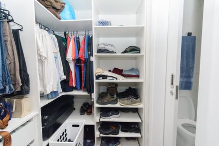 Apartamento à venda com 76m², 2 quartos e 2 vagas Apartamento à venda com 76m², 2 quartos e 2 vagasCloset da Suíte 2