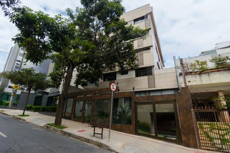 Apartamento à venda com 76m², 2 quartos e 2 vagas Apartamento à venda com 76m², 2 quartos e 2 vagasFachada