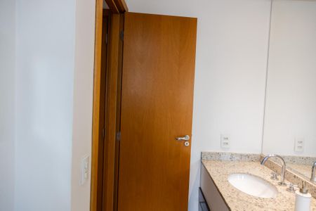 Apartamento à venda com 98m², 2 quartos e 2 vagas Apartamento à venda com 98m², 2 quartos e 2 vagasBanheiro da Suíte
