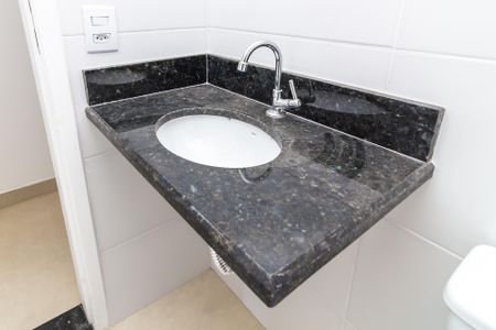 Apartamento à venda com 43m², 2 quartos e sem vaga Apartamento à venda com 43m², 2 quartos e sem vagaBanheiro