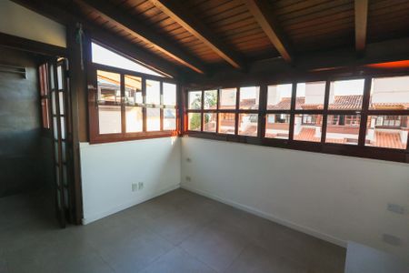 Casa de condomínio à venda com 139m², 3 quartos e 2 vagas Casa de condomínio à venda com 139m², 3 quartos e 2 vagasQuarto de Serviço
