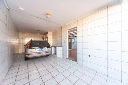 Casa à venda com 250m², 3 quartos e 4 vagas Casa à venda com 250m², 3 quartos e 4 vagasGaragem