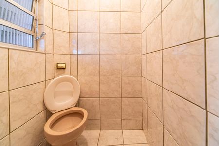 Casa à venda com 250m², 3 quartos e 4 vagas Casa à venda com 250m², 3 quartos e 4 vagasBanheiro de serviço