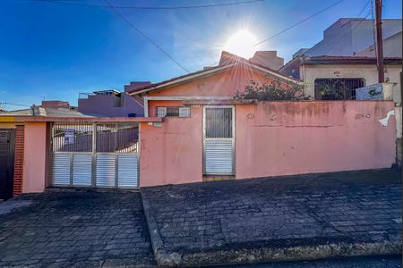 Casa à venda com 250m², 3 quartos e 4 vagas Casa à venda com 250m², 3 quartos e 4 vagasFachada