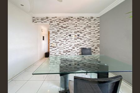 Apartamento à venda com 70m², 2 quartos e 1 vaga Apartamento à venda com 70m², 2 quartos e 1 vagaSala