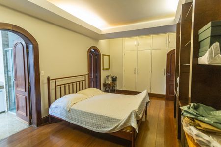 Apartamento à venda com 400m², 4 quartos e 4 vagasSuíte 2