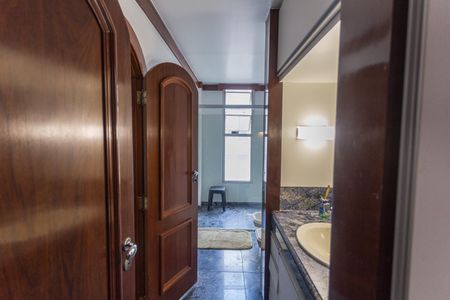 Apartamento à venda com 400m², 4 quartos e 4 vagasBanheiro Social