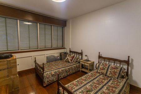 Apartamento à venda com 400m², 4 quartos e 4 vagasQuarto 2