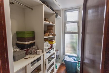 Apartamento à venda com 400m², 4 quartos e 4 vagasCloset da Suíte 2
