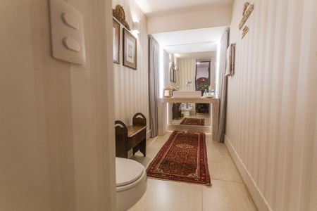 Apartamento à venda com 400m², 4 quartos e 4 vagasLavabo