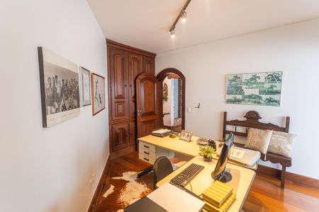 Apartamento à venda com 400m², 4 quartos e 4 vagasEscritório