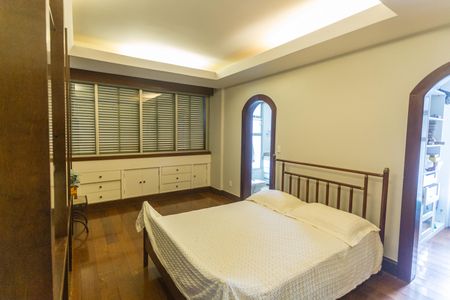 Apartamento à venda com 400m², 4 quartos e 4 vagasSuíte 2