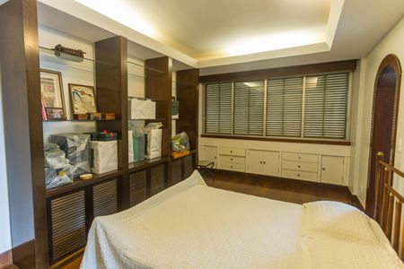 Apartamento à venda com 400m², 4 quartos e 4 vagasSuíte 2