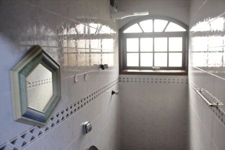 Casa à venda com 185m², 5 quartos e 3 vagasBanheiro de serviço