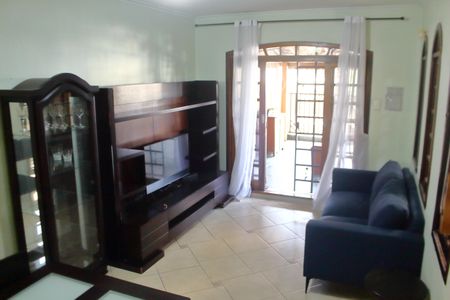 Casa à venda com 185m², 5 quartos e 3 vagasSala