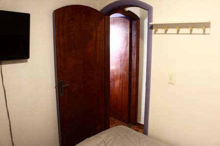 Casa à venda com 185m², 5 quartos e 3 vagasQuarto 2