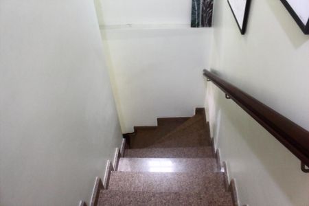 Casa à venda com 185m², 5 quartos e 3 vagasEscada