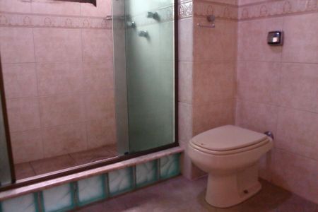 Casa à venda com 185m², 5 quartos e 3 vagasBanheiro da Suíte