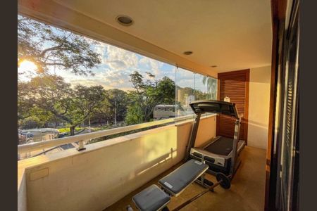 Casa à venda com 424m², 4 quartos e 5 vagasFoto 03