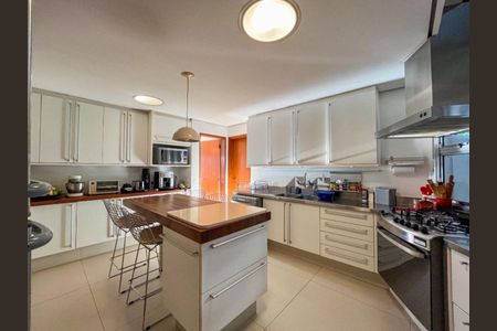 Casa à venda com 424m², 4 quartos e 5 vagasFoto 21