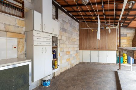 Casa à venda com 185m², 3 quartos e 2 vagas Casa à venda com 185m², 3 quartos e 2 vagasÁrea comum