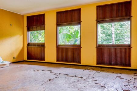 Casa à venda com 300m², 6 quartos e 5 vagas
