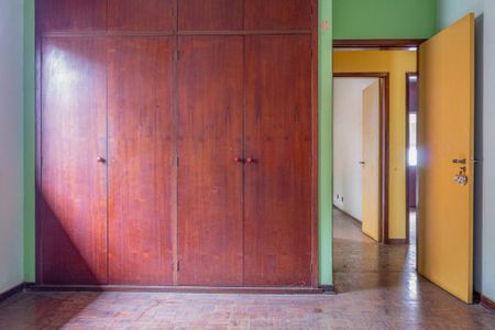 Casa à venda com 300m², 6 quartos e 5 vagas