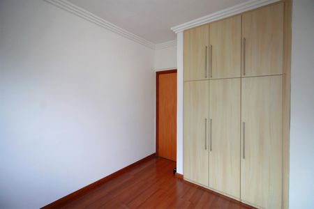 Apartamento à venda com 99m², 3 quartos e 3 vagasQuarto 2