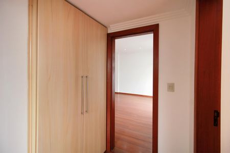 Apartamento à venda com 99m², 3 quartos e 3 vagasCorredor
