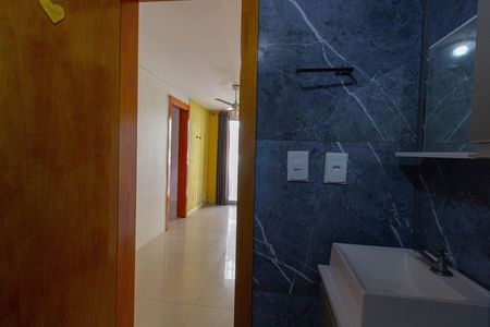 Apartamento à venda com 60m², 2 quartos e 1 vaga Apartamento à venda com 60m², 2 quartos e 1 vagaBanheiro