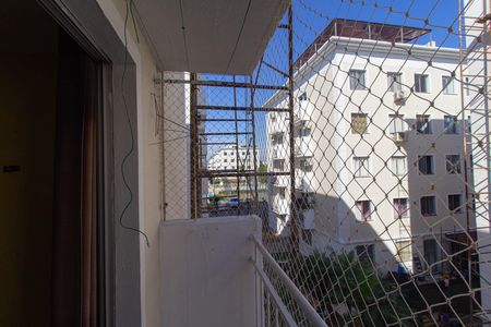 Apartamento à venda com 60m², 2 quartos e 1 vaga Apartamento à venda com 60m², 2 quartos e 1 vagaVaranda
