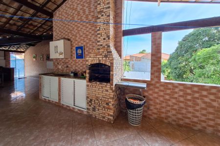Casa à venda com 310m², 4 quartos e 2 vagas Casa à venda com 310m², 4 quartos e 2 vagasTerraço