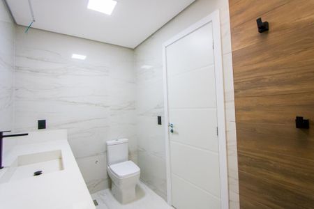 Casa à venda com 262m², 3 quartos e 3 vagasBanheiro do quarto 1