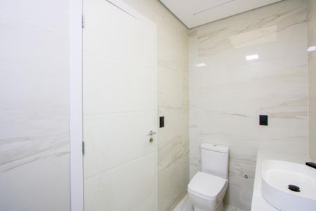 Casa à venda com 262m², 3 quartos e 3 vagasBanheiro do quarto 2