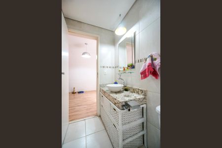 Casa à venda com 184m², 5 quartos e 3 vagas Casa à venda com 184m², 5 quartos e 3 vagasBanheiro da suíte 01