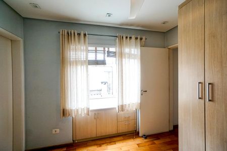 Casa à venda com 184m², 5 quartos e 3 vagas Casa à venda com 184m², 5 quartos e 3 vagasSuíte 04