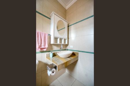 Casa à venda com 184m², 5 quartos e 3 vagas Casa à venda com 184m², 5 quartos e 3 vagasBanheiro da suíte 02