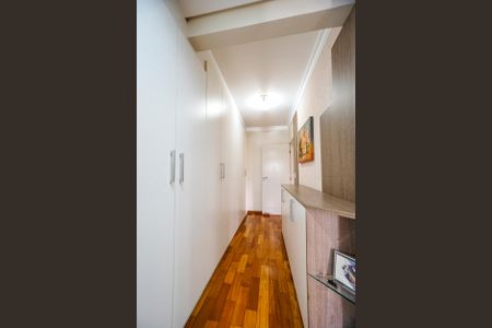 Casa à venda com 184m², 5 quartos e 3 vagas Casa à venda com 184m², 5 quartos e 3 vagasCloset da suíte 05