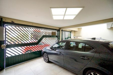 Casa à venda com 184m², 5 quartos e 3 vagas Casa à venda com 184m², 5 quartos e 3 vagasGaragem