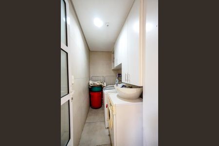 Casa à venda com 184m², 5 quartos e 3 vagas Casa à venda com 184m², 5 quartos e 3 vagasÁrea de serviço