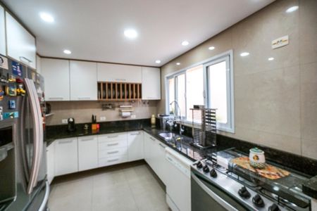 Casa à venda com 184m², 5 quartos e 3 vagas Casa à venda com 184m², 5 quartos e 3 vagasCozinha