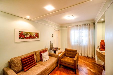 Casa à venda com 184m², 5 quartos e 3 vagas Casa à venda com 184m², 5 quartos e 3 vagasSala de estar