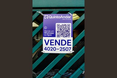 Casa à venda com 184m², 5 quartos e 3 vagas Casa à venda com 184m², 5 quartos e 3 vagasPlaquinha